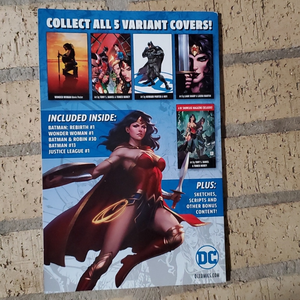 DC Showcase Magazine - Picture 2 of 2